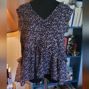 plus Size AEO Floral V-Neck Ruffle Top